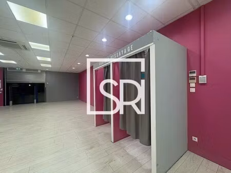 location commerce 187 m²