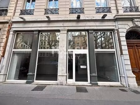 location commerce 237 m²