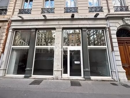 location commerce lyon 69006 237m²
