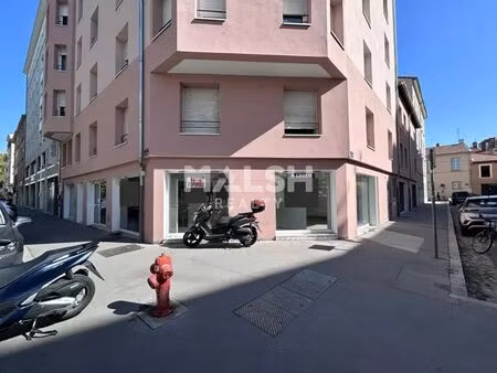 location commerce lyon 69007 92m²