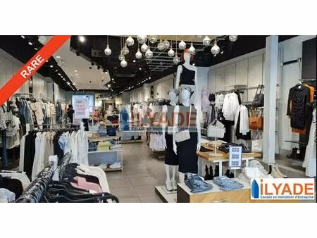 location commerce marseille 13001 302m²