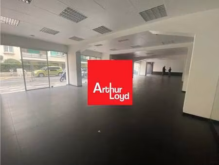 location commerce marseille 13006 1020m²