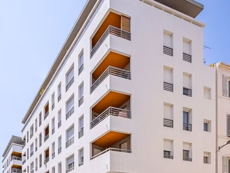 location commerce 156 m²