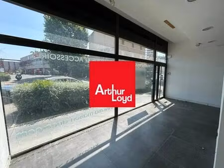 location commerce 149 m²
