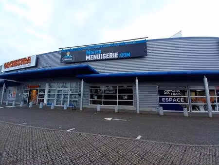 location commerce 409 m²