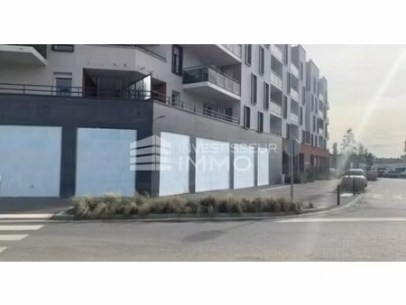 location commerce 204 m²