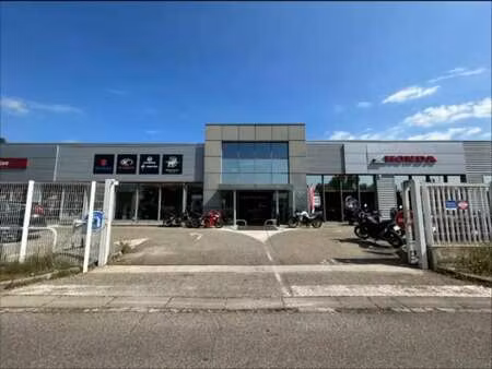 location commerce orange 84100 1500m²
