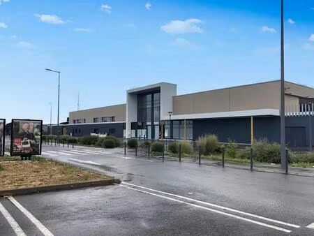 location commerce 3 255 m²