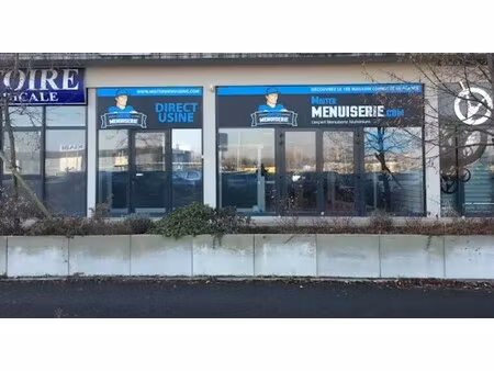 location commerce 115 m²