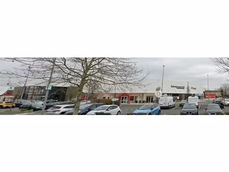 location commerce rochefort 17300 77m²