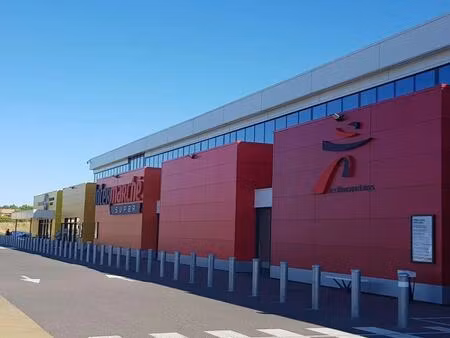 location commerce 80 m²