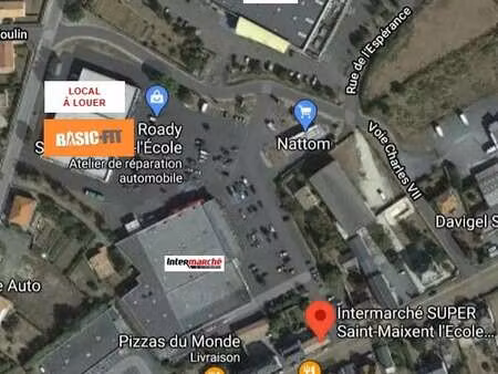 location commerce 450 m² à 876 m²