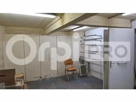 location commerce 135 m²