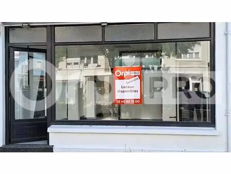 location commerce saint nazaire 44600 45m²