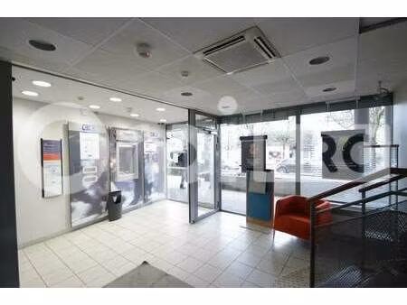 location commerce 46 m²