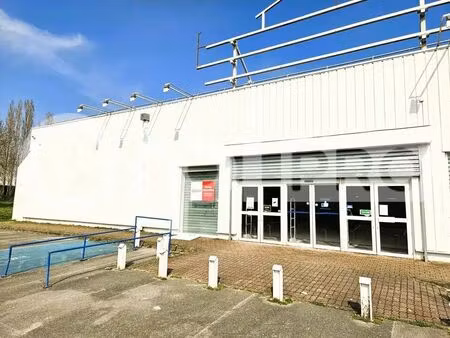 location commerce 200 m²