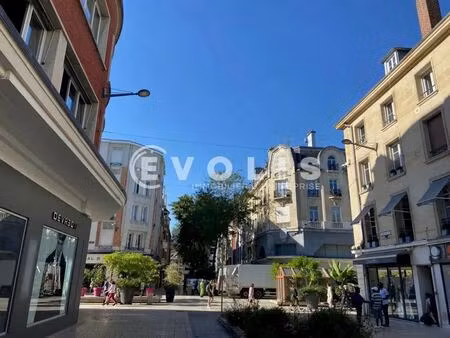 location commerce amiens 80000 96m²