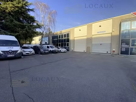 location commerce 324 m²