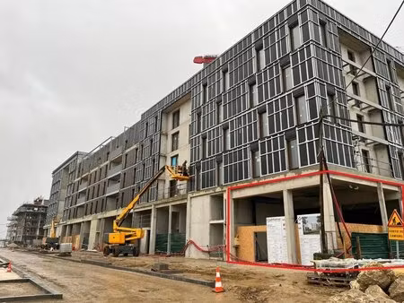 location commerce 164 m²