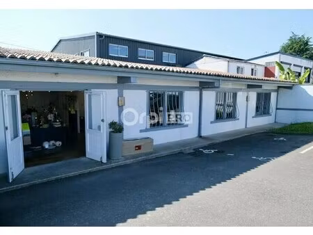 location commerce 320 m²