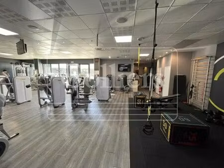 location commerce eguilles 13510 380m²