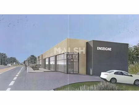 location commerce 166 m² à 581 m²