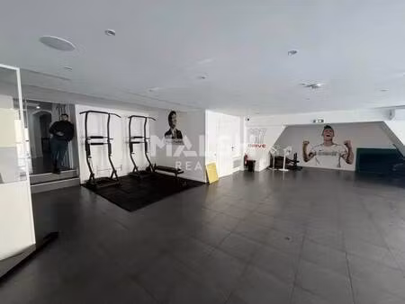 location commerce 190 m²