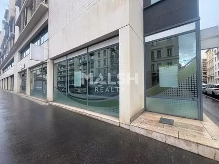 location commerce 178 m²