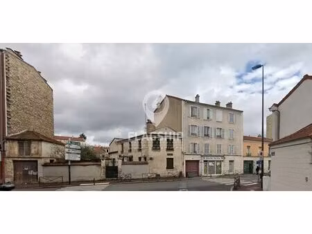 location commerce 301 m²