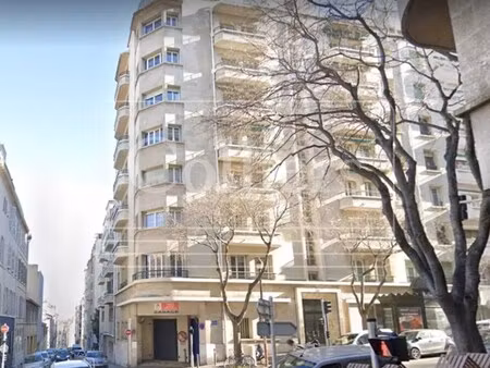 location commerce 965 m²