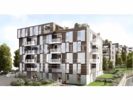 location commerce marseille 13009 761m²