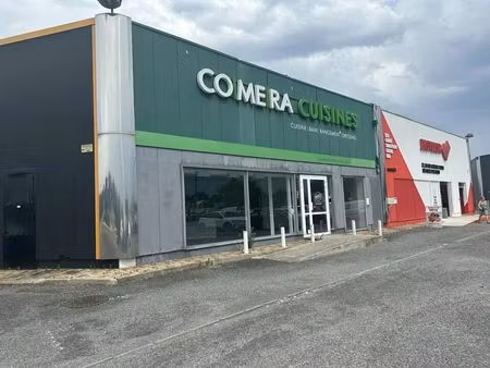 location commerce 400 m²