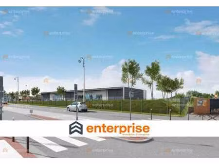 location commerce 1 600 m²