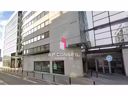 location commerce montigny-le-bretonneux 78180 400m² à 4979m²