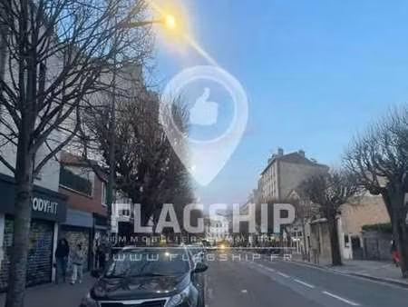 location commerce 74 m²