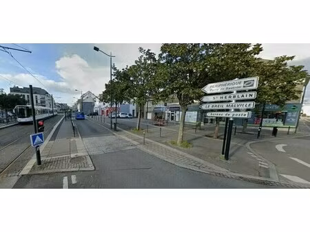 location commerce 427 m²