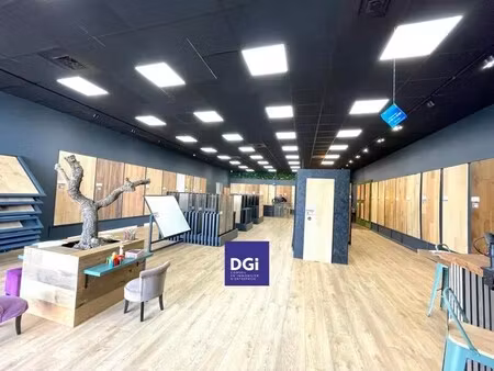 location commerce nimes 30900 350m²