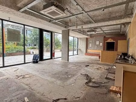 location commerce pantin 93500 170m²