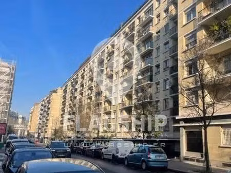 location commerce 50 m²