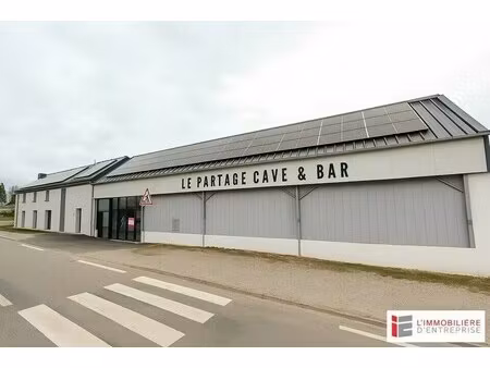 location commerce pont pean 35131 85m²