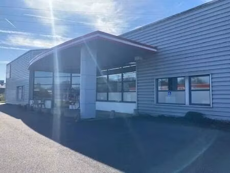 location commerce quimper 29000 1100m²