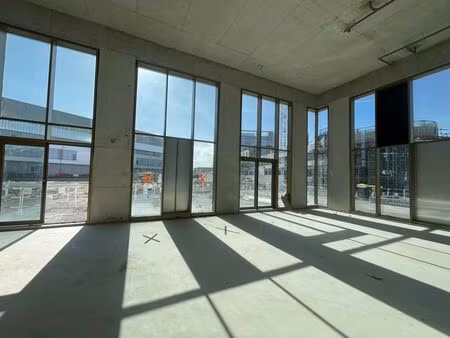 location commerce 430 m²