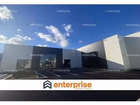 location commerce 621 m²