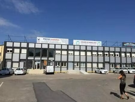 location commerce venelles 13770 40m²