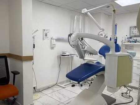 location commerce 150 m²