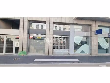 location commerce 90 m²