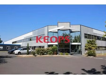 vente entrepôt 8 252 m²