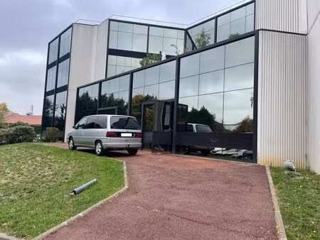 vente local d'activités 209 m²