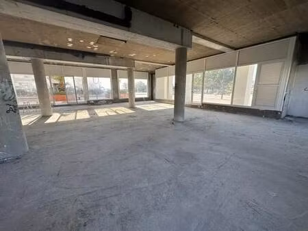 location commerce 241 m²