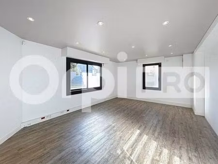 location commerce 52 m²